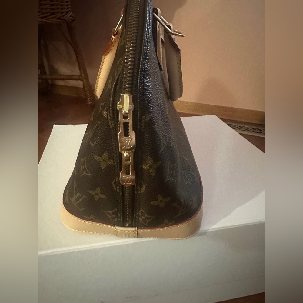 Louis Vuitton Alma PM - Picture 3 of 10